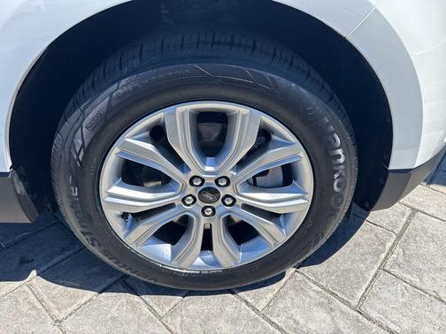 STAR WHITE 2023 Ford Edge Titanium