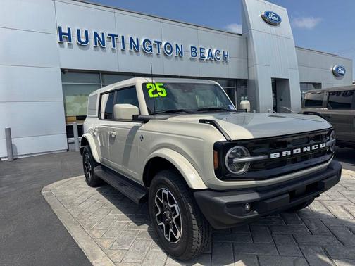 DESERT SAND 2025 Ford Bronco Outer Banks