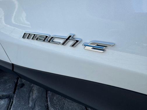 Star White Metallic Tri-Coat 2026 Ford Mustang Mach-E Select