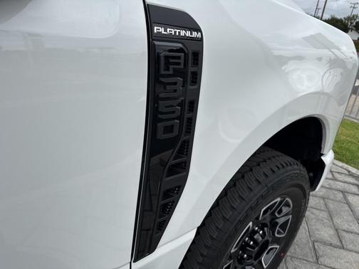 2026 Ford F-350 Platinum