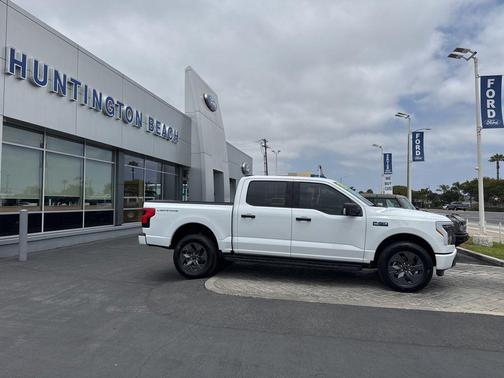 OXFORD WHITE 2024 Ford F-150 Lightning XLT