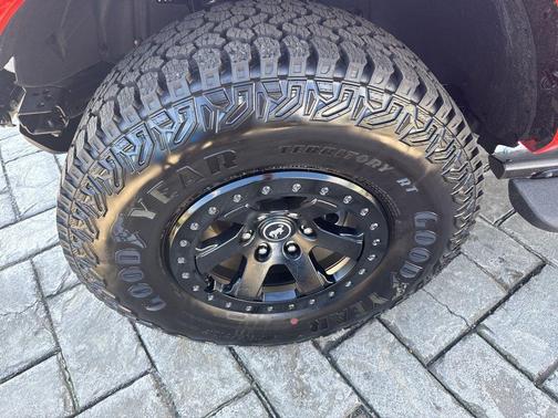 OXFORD WHITE 2025 Ford Bronco Stroppe Edition