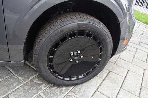 2025 Ford Maverick Lobo Standard