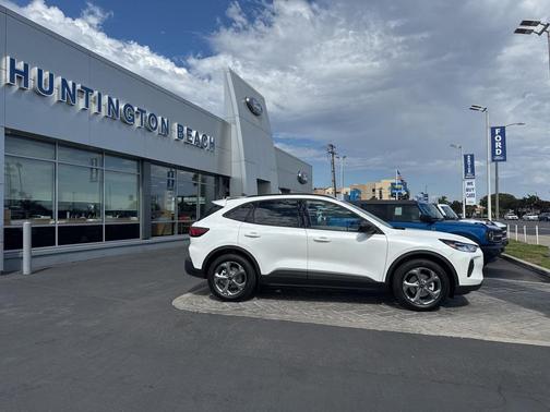 2025 Ford Escape ST-Line