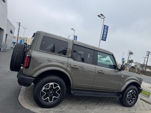 MARSH GRAY 2025 Ford Bronco Outer Banks