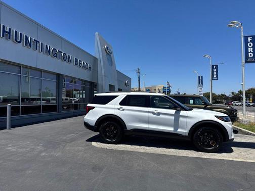 Star White Metallic Tri-Coat 2026 Ford Explorer Tremor