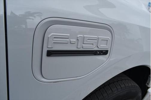 2023 Ford F-150 Lightning XLT