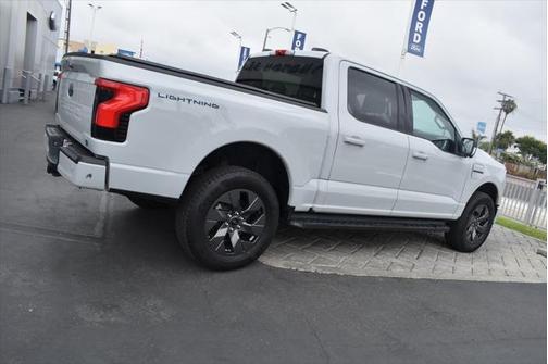 2023 Ford F-150 Lightning XLT