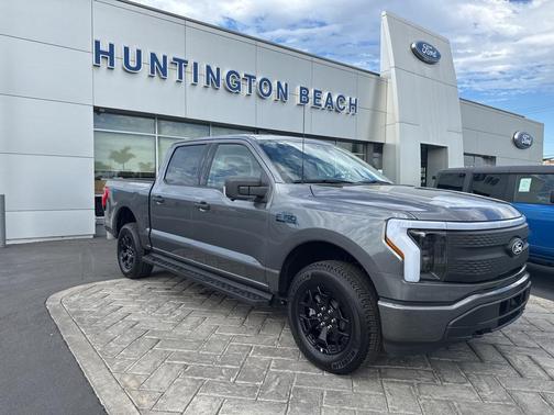 2025 Ford F-150 Lightning XLT