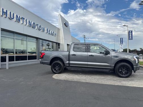 2025 Ford F-150 Lightning XLT