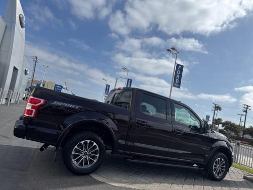 MAGMA RED 2018 Ford F-150 XLT