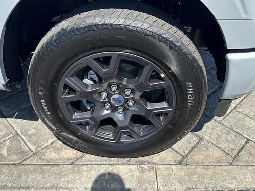 Avalanche 2026 Ford F-150 STX
