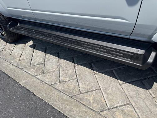 Avalanche 2026 Ford Bronco Outer Banks