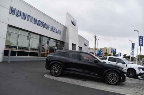 2025 Ford Mustang Mach-E Premium