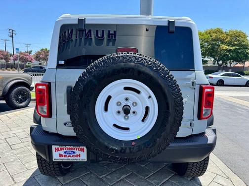 AVALANCHE GRAY 2026 Ford Bronco Heritage Edition