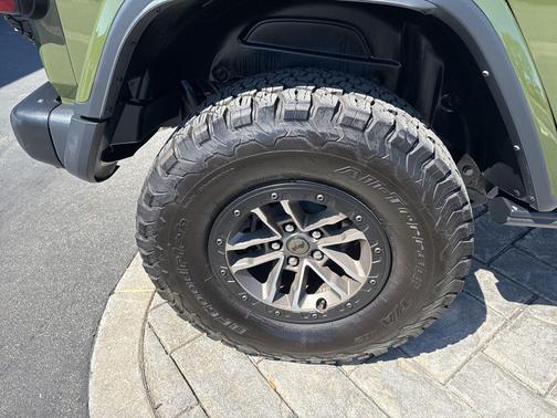 Sarge Green Clearcoat 2024 Jeep Wrangler Rubicon 392