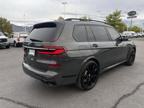 Gray Metallic 2023 BMW X7 M60i