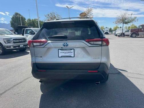 2021 Toyota RAV4 Hybrid XLE