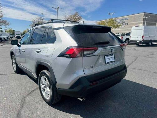 2021 Toyota RAV4 Hybrid XLE