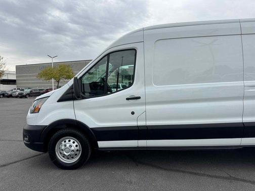 2025 Ford Transit-250 148 WB Medium Roof Cargo