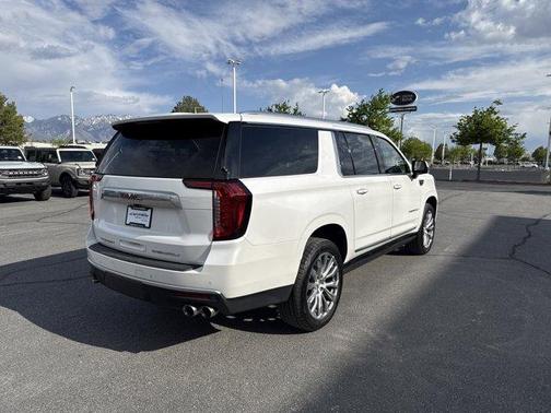 White Frost Tri-Coat 2023 GMC Yukon XL Denali