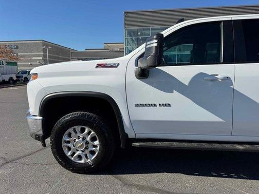 2023 Chevrolet Silverado 3500 LT