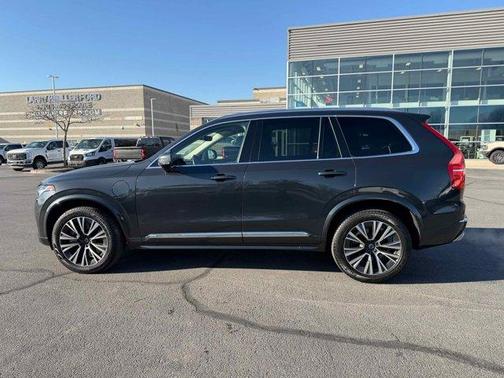 2021 Volvo XC90 Recharge Plug-In Hybrid T8 Inscription Expression 7 Passenger