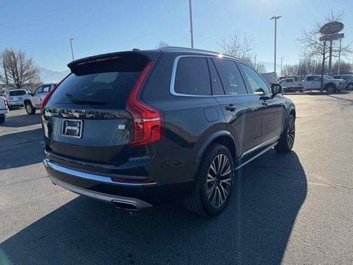 2021 Volvo XC90 Recharge Plug-In Hybrid T8 Inscription Expression 7 Passenger