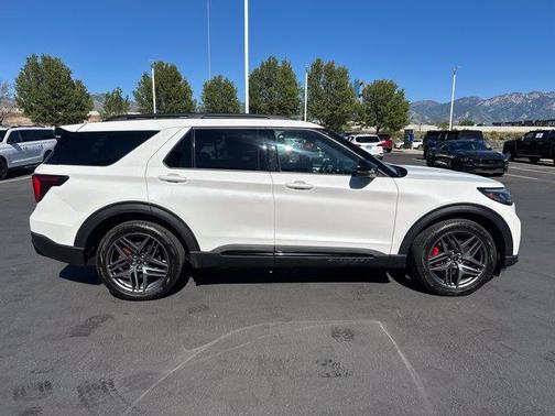 White Metallic 2025 Ford Explorer ST