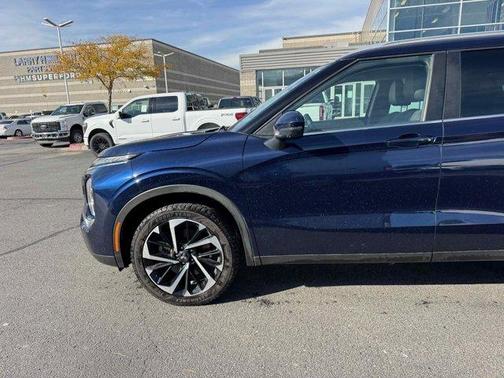 2022 Mitsubishi Outlander SE