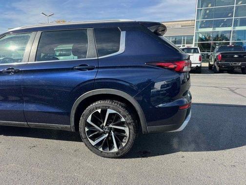 2022 Mitsubishi Outlander SE