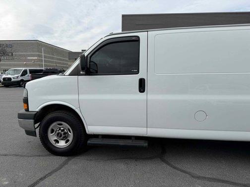 2023 GMC Savana 2500 Work Van