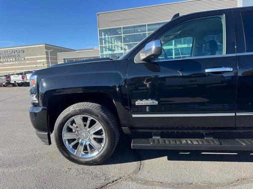 2017 Chevrolet Silverado 1500 High Country