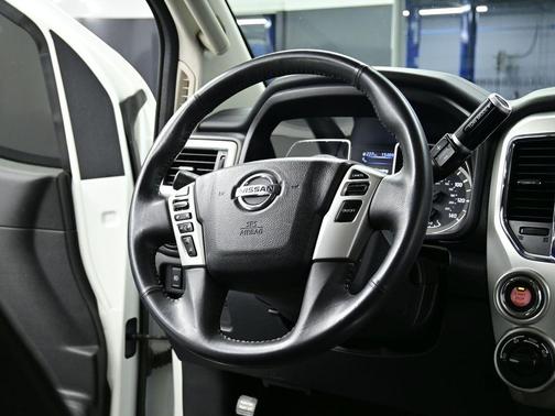 2017 Nissan Titan Platinum Reserve