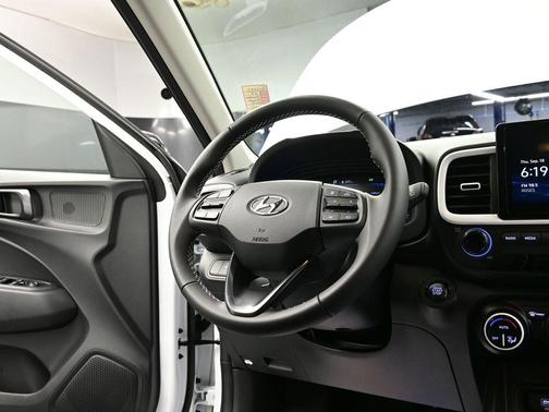 2025 Hyundai VENUE Limited