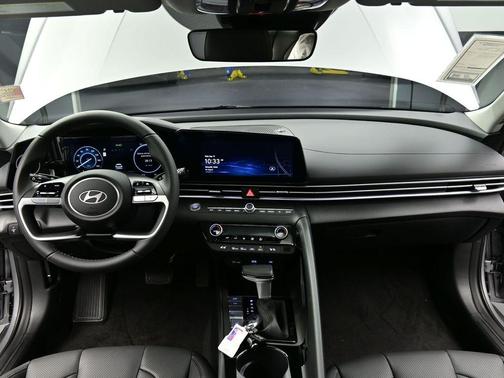 2025 Hyundai ELANTRA HEV Limited