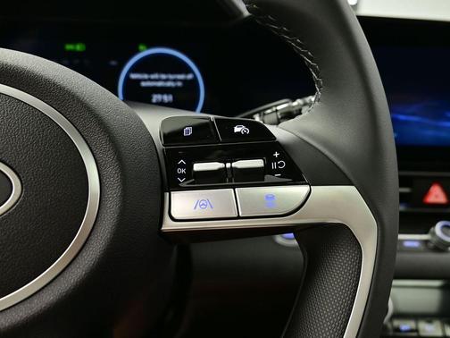 2025 Hyundai ELANTRA HEV Limited