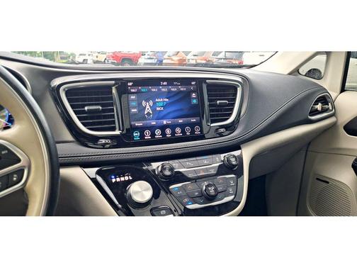 2018 Chrysler Pacifica Hybrid Limited