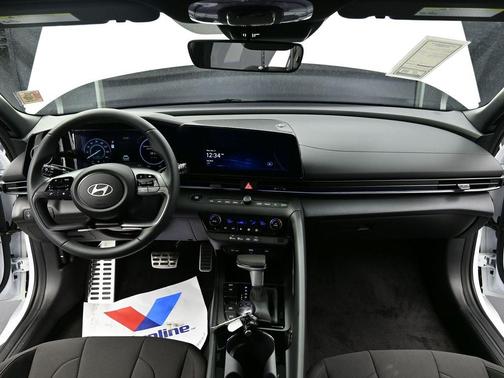 2026 Hyundai ELANTRA HEV SEL