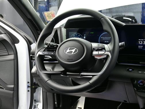 2026 Hyundai ELANTRA HEV SEL