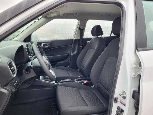 2022 Hyundai VENUE SE