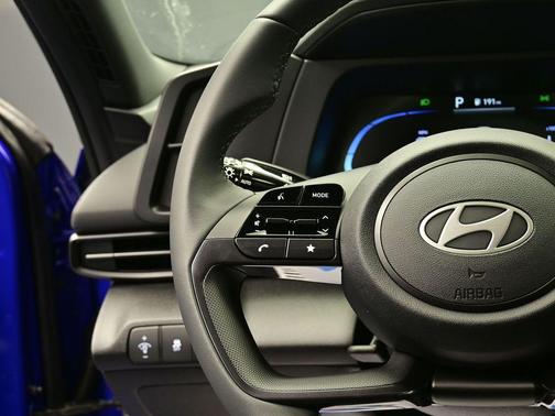 2026 Hyundai ELANTRA SEL