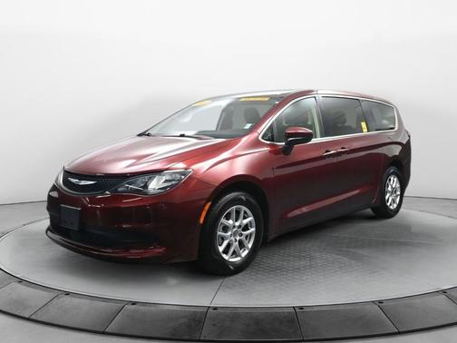 2022 Chrysler Voyager LX