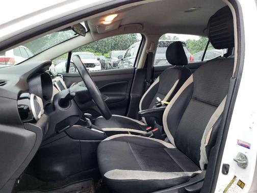 2020 Nissan Versa 1.6 SV