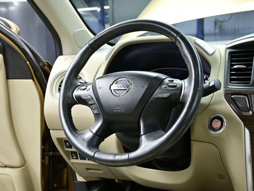 2017 Nissan Pathfinder Platinum