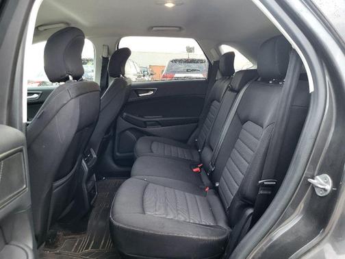 2016 Ford Edge SE