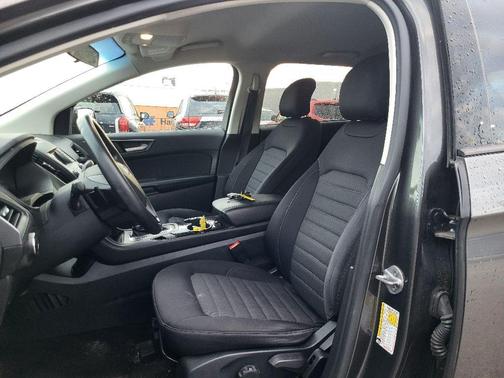 2016 Ford Edge SE