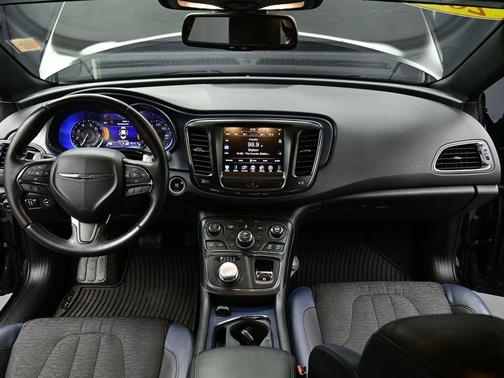 2016 Chrysler 200 S