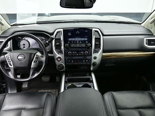 2021 Nissan Titan SL