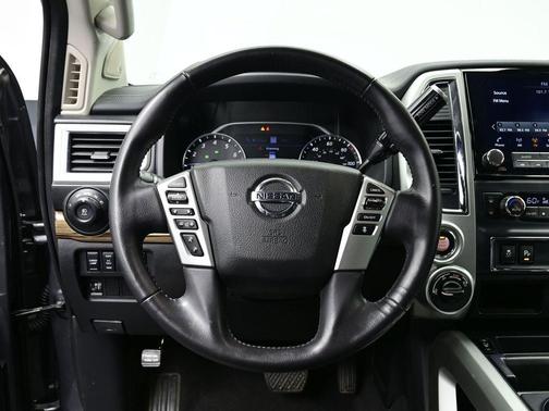 2021 Nissan Titan SL